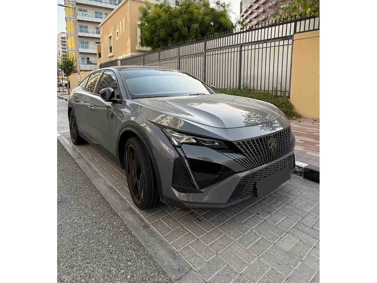 Car image 3
