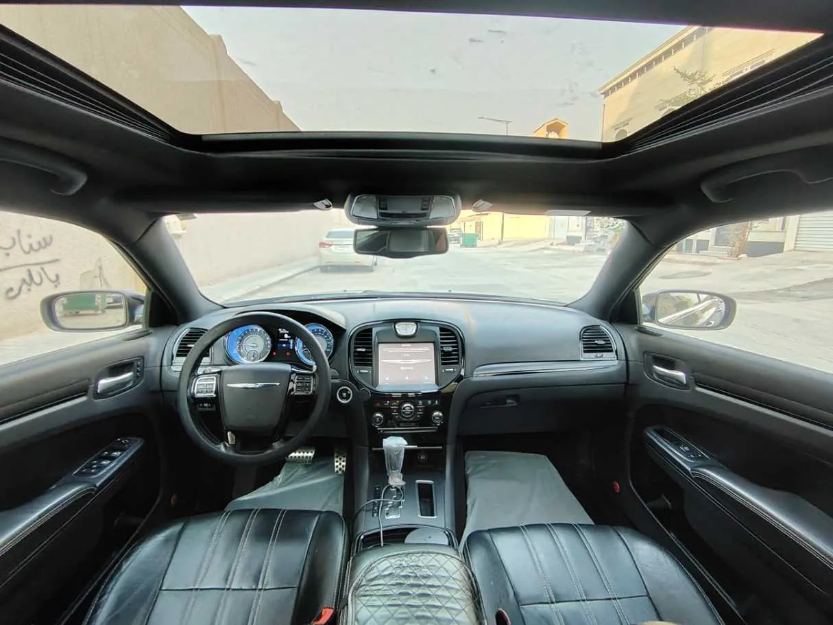 Car image 17