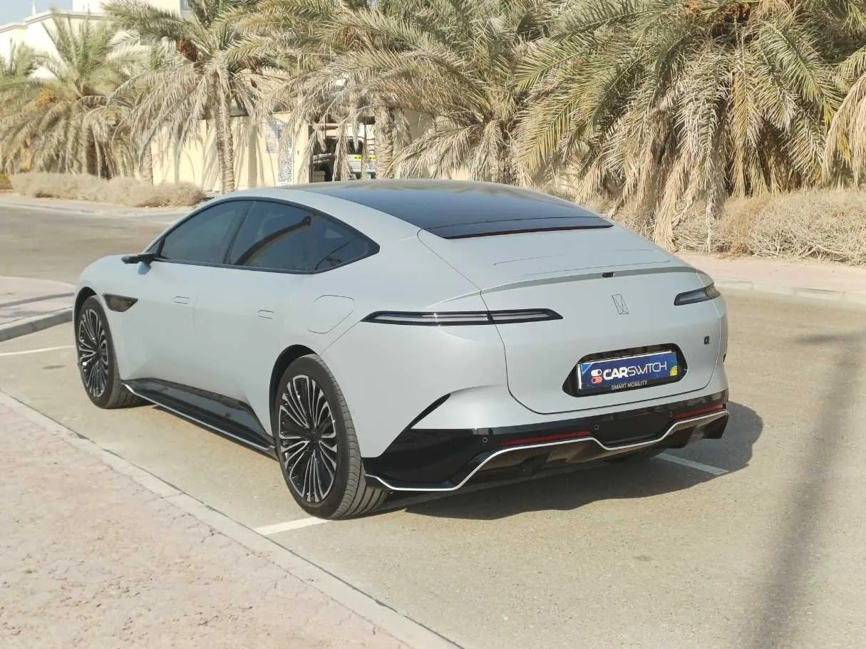 Car image 5