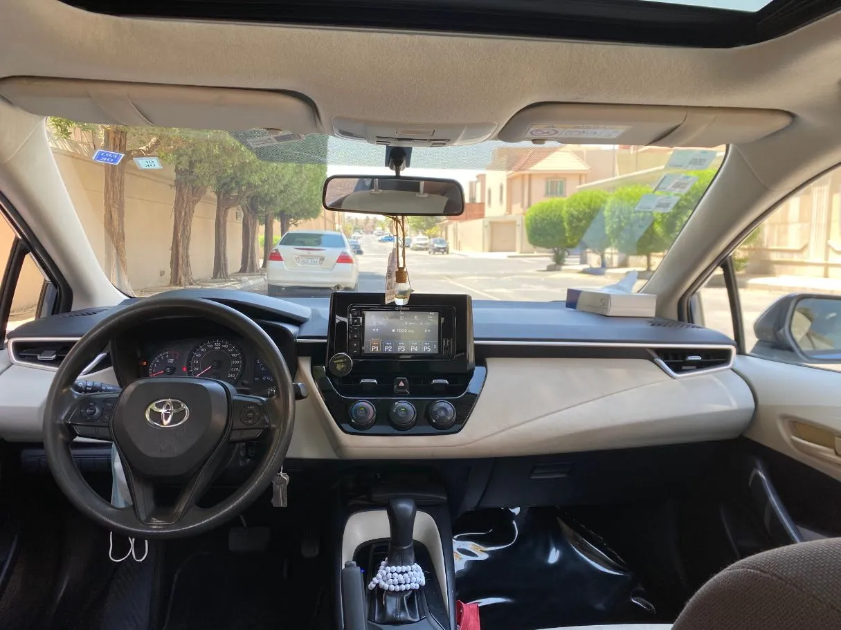 Car image 15