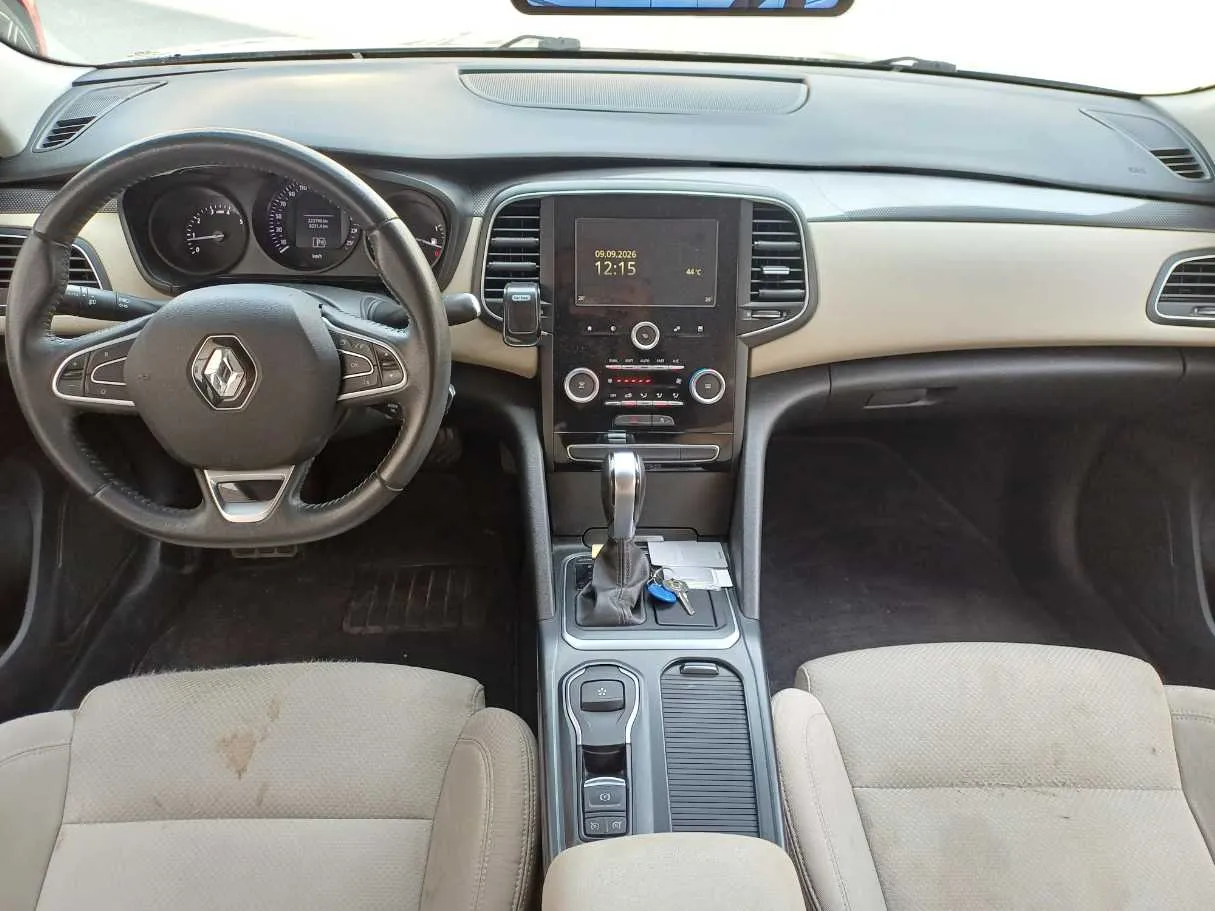 Car image 16