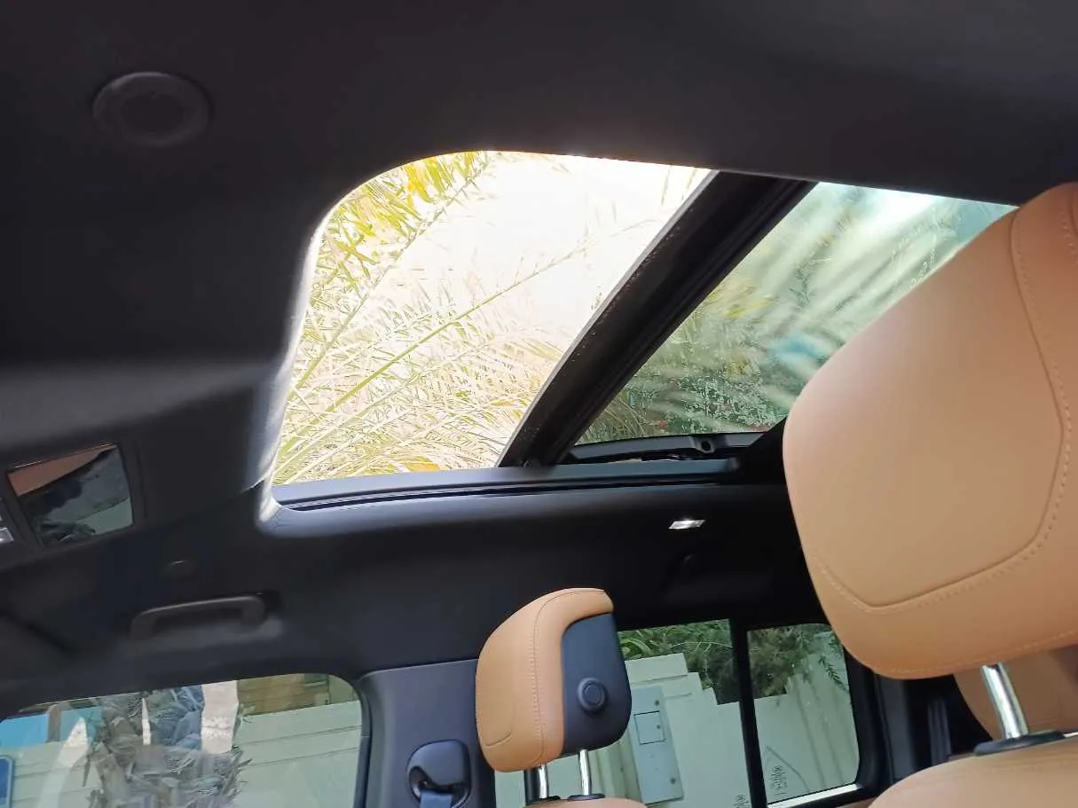 Car image 24