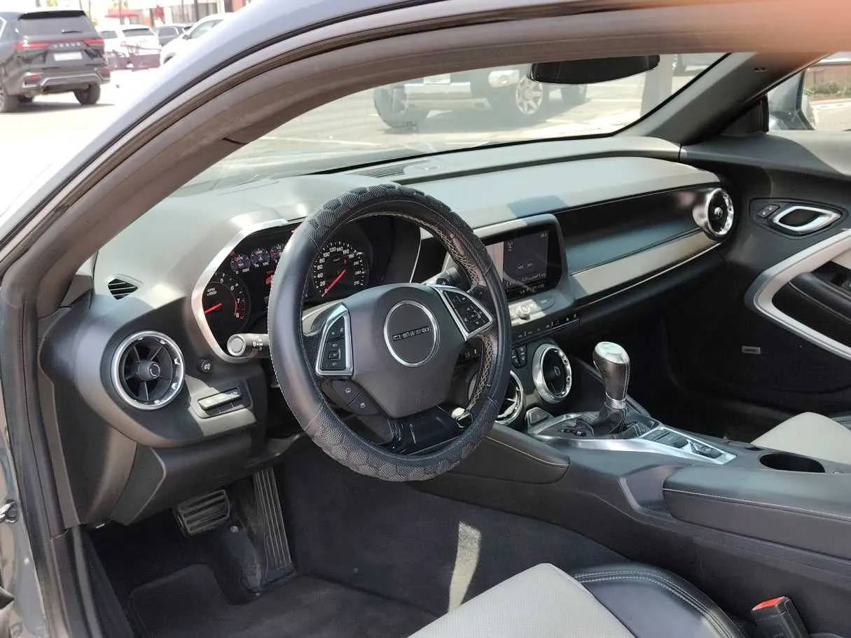 Car image 13