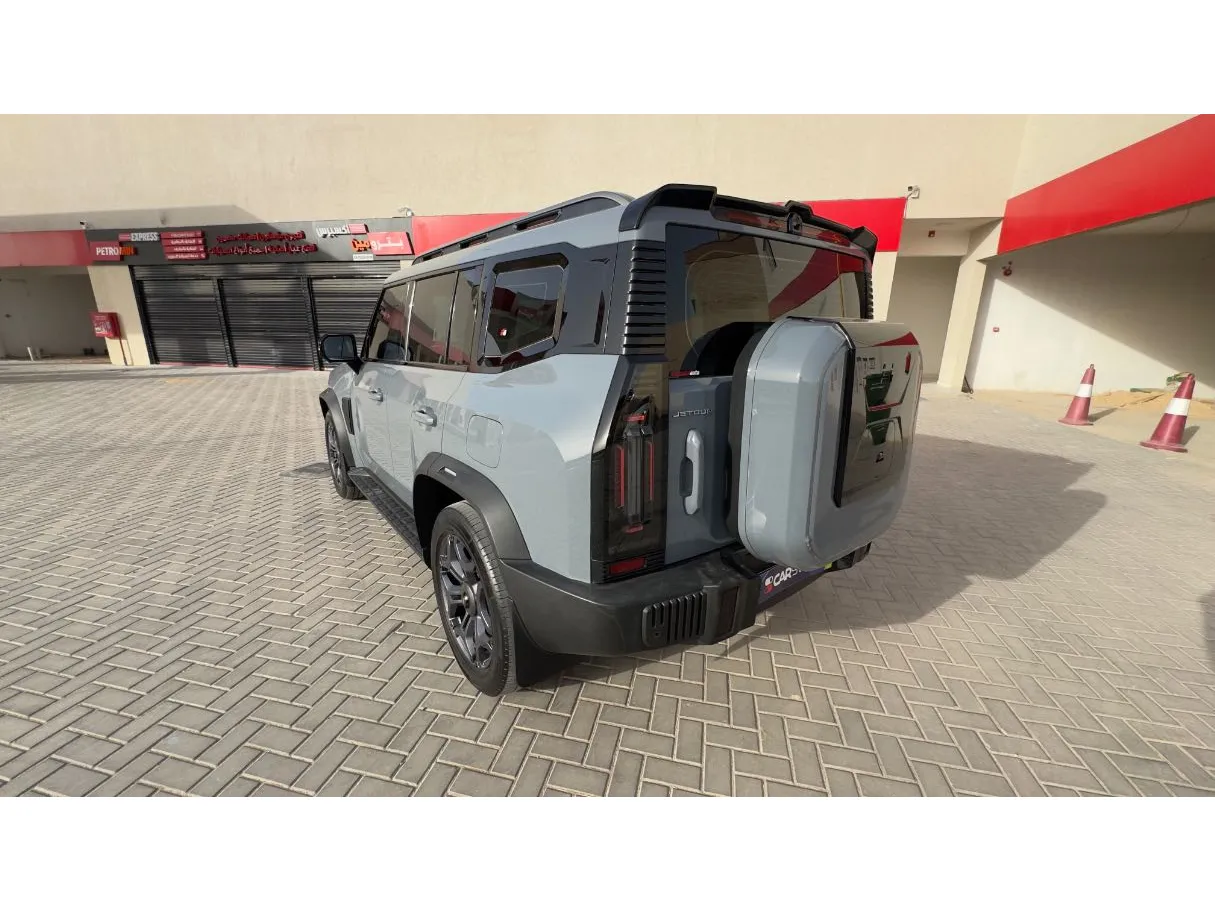 Car image 7