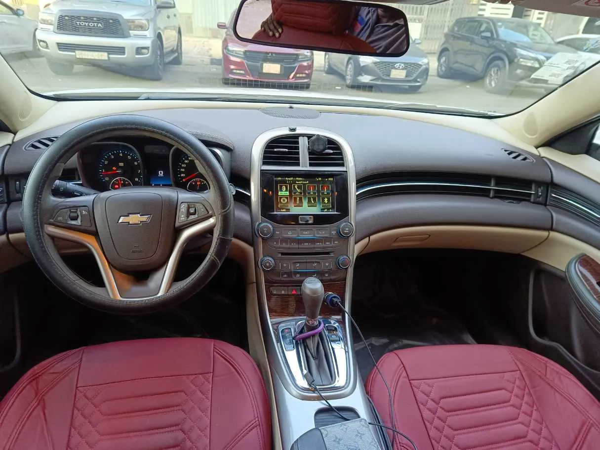 Car image 18