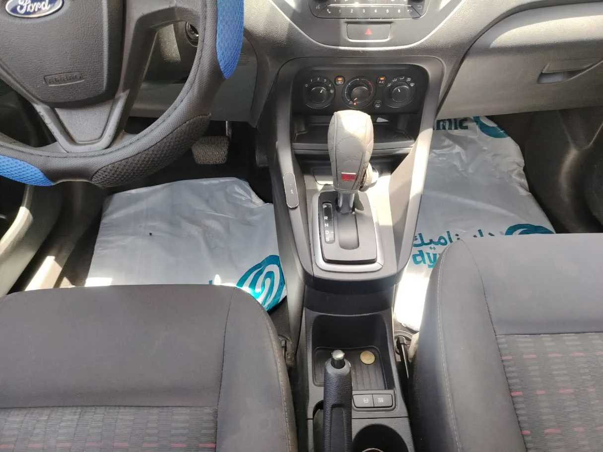 Car image 21