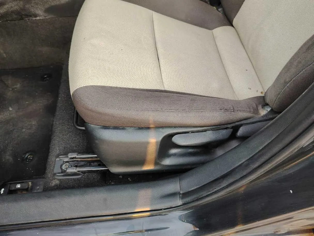 Car image 37