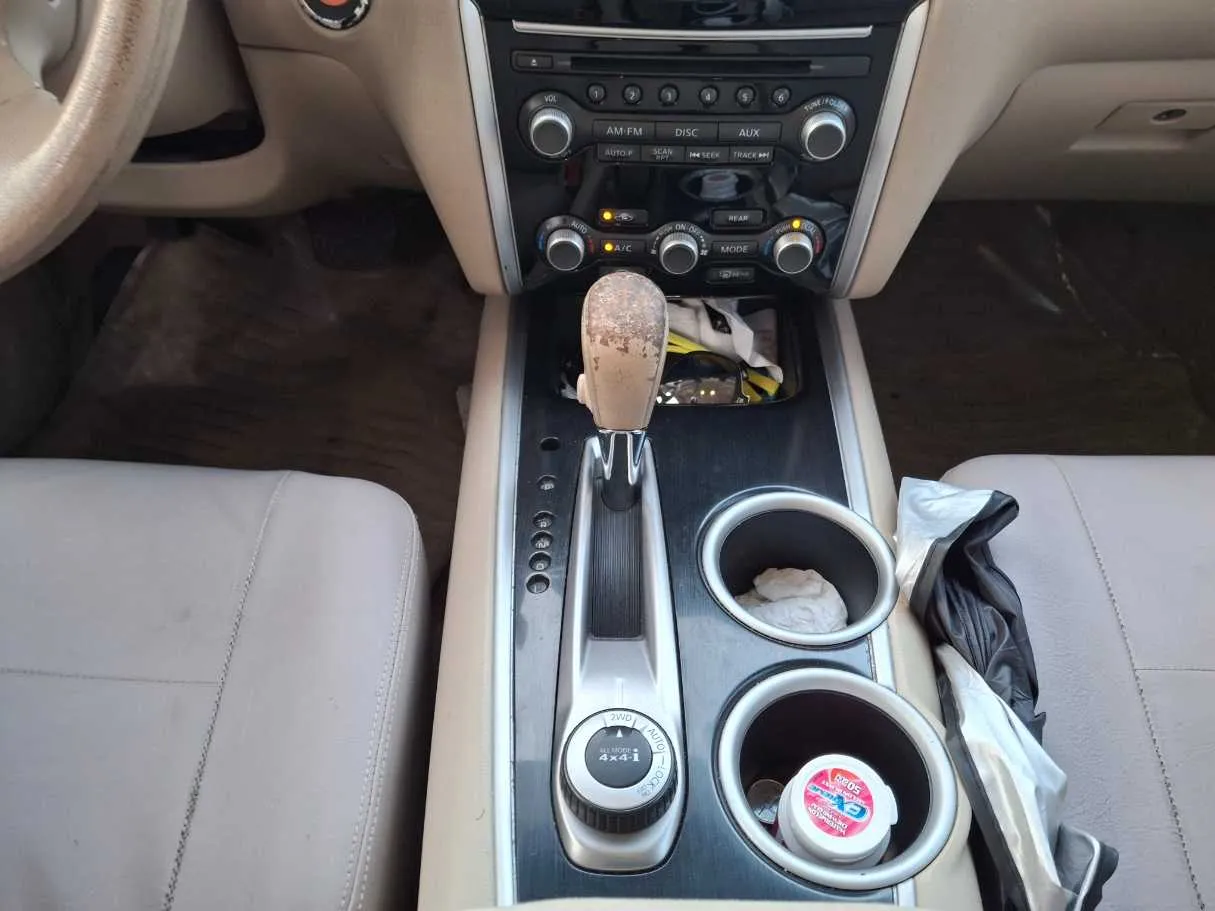 Car image 16