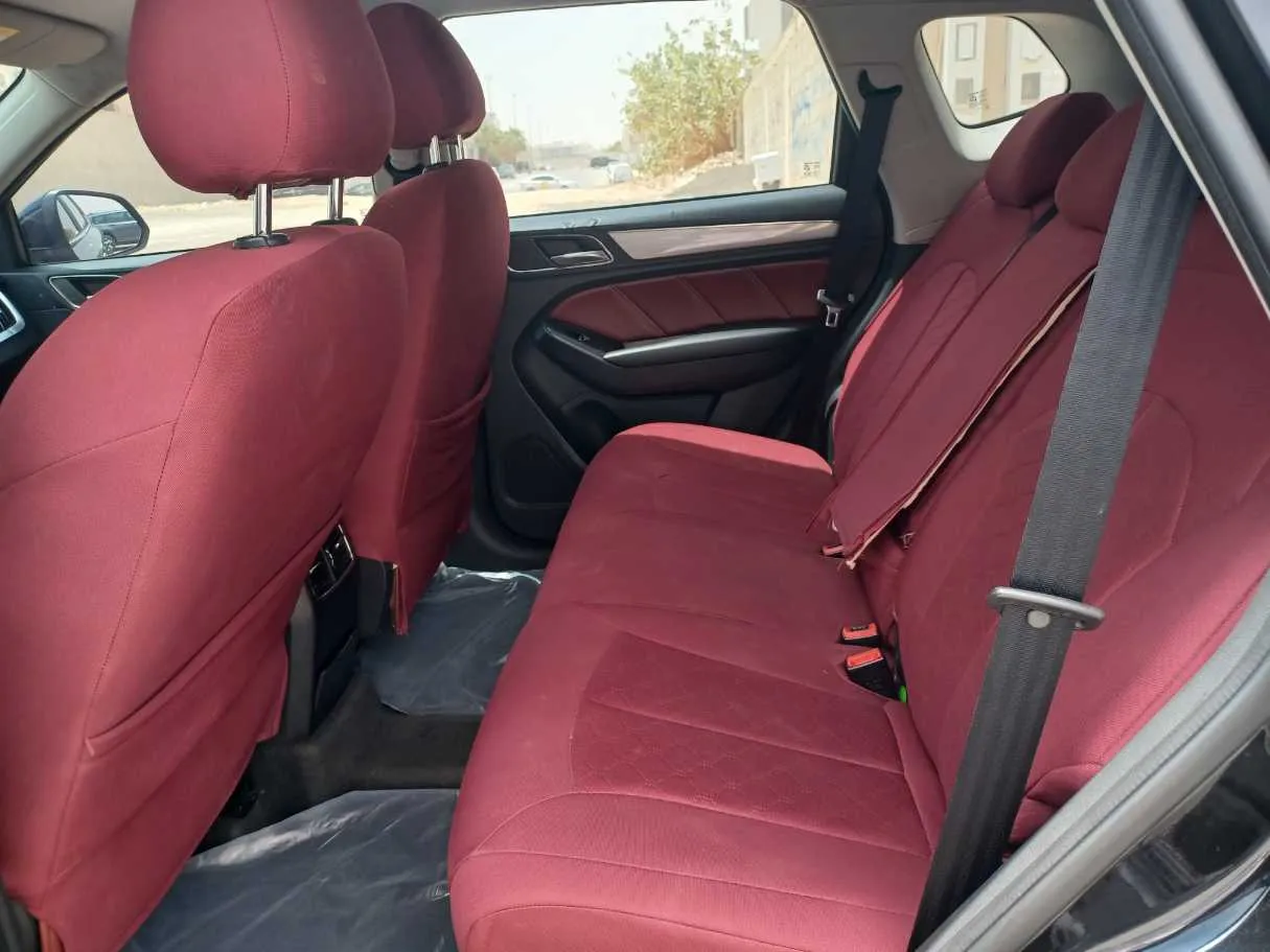 Car image 15