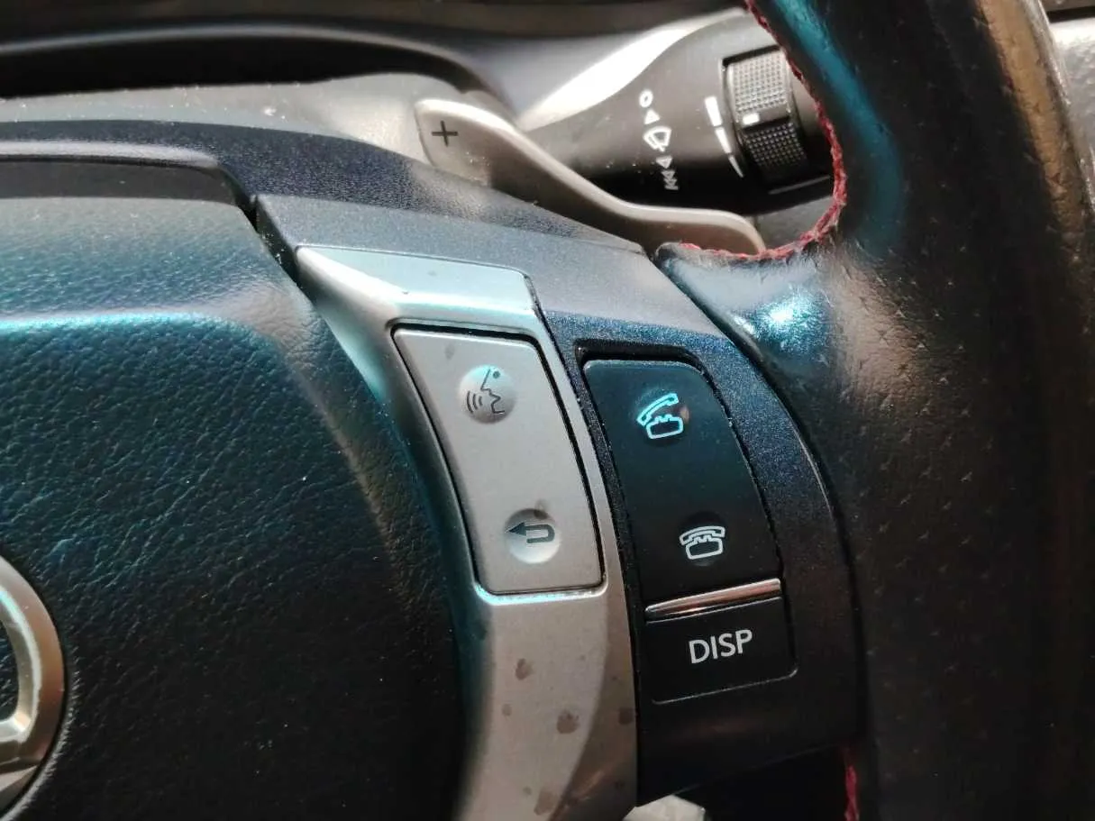 Car image 26