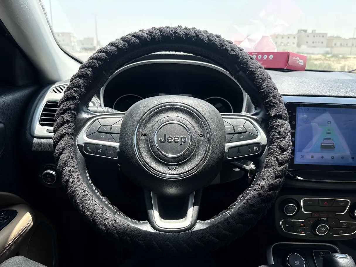 Car image 23
