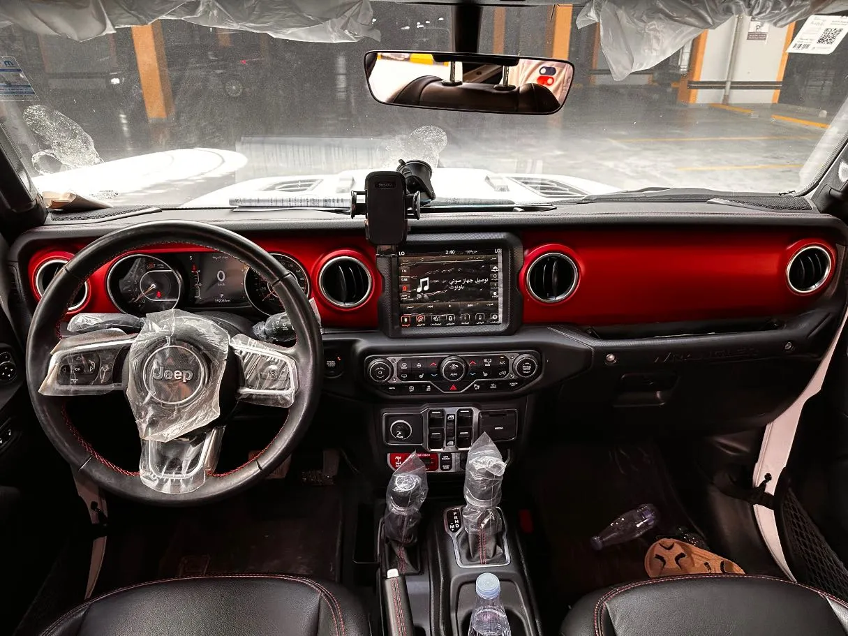 Car image 18