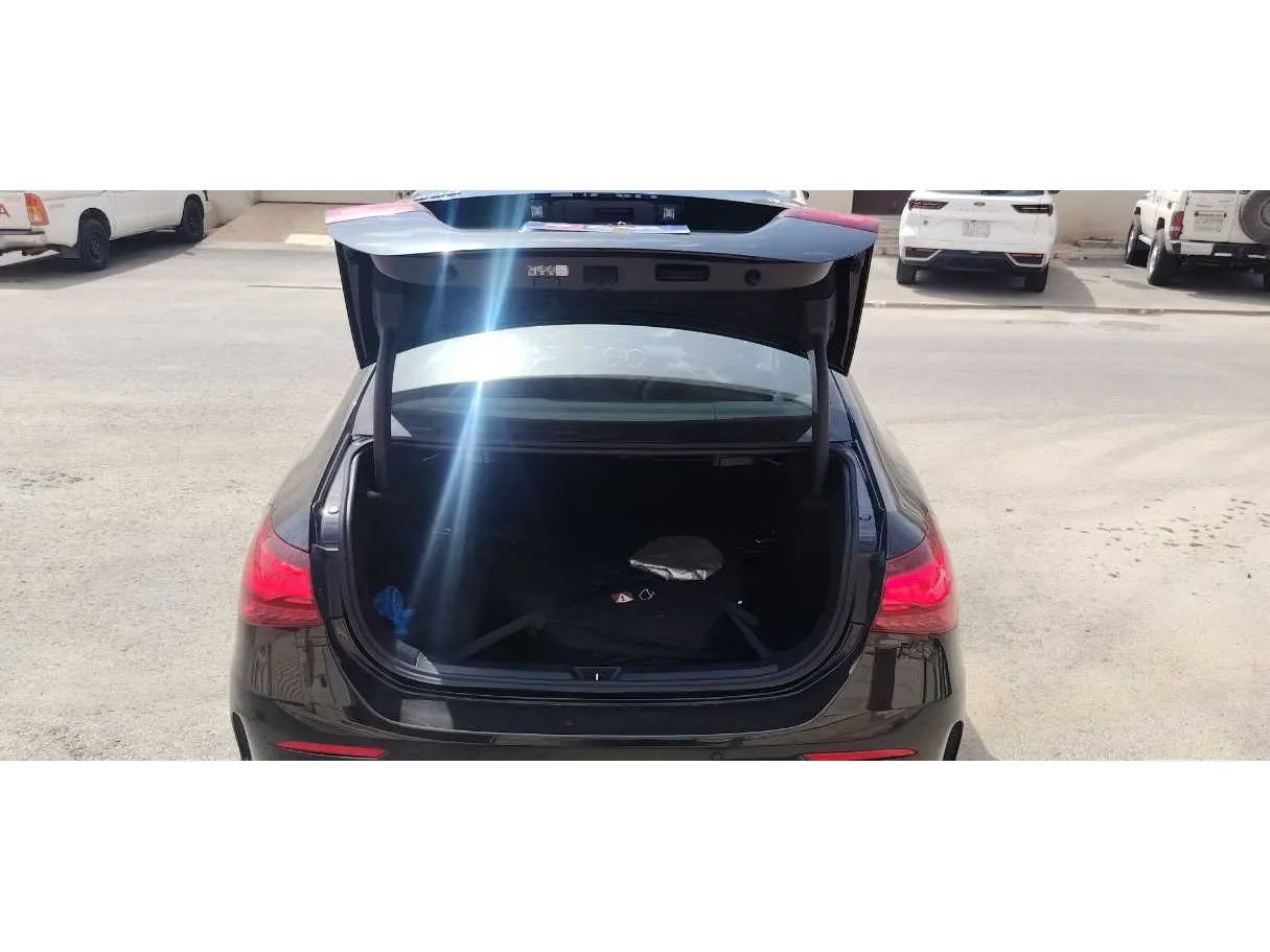 Car image 23