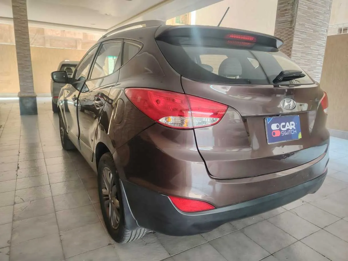 Car image 7