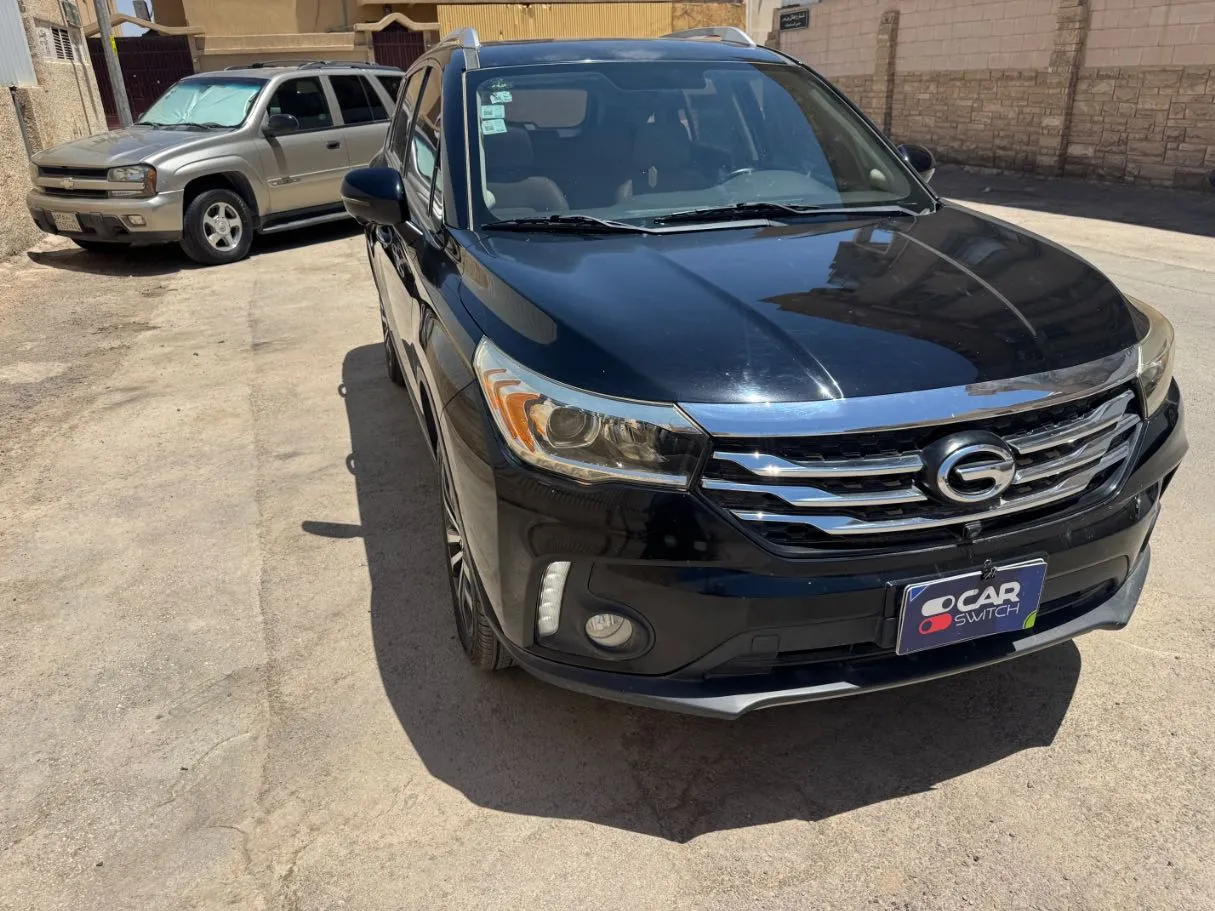 Car image 3