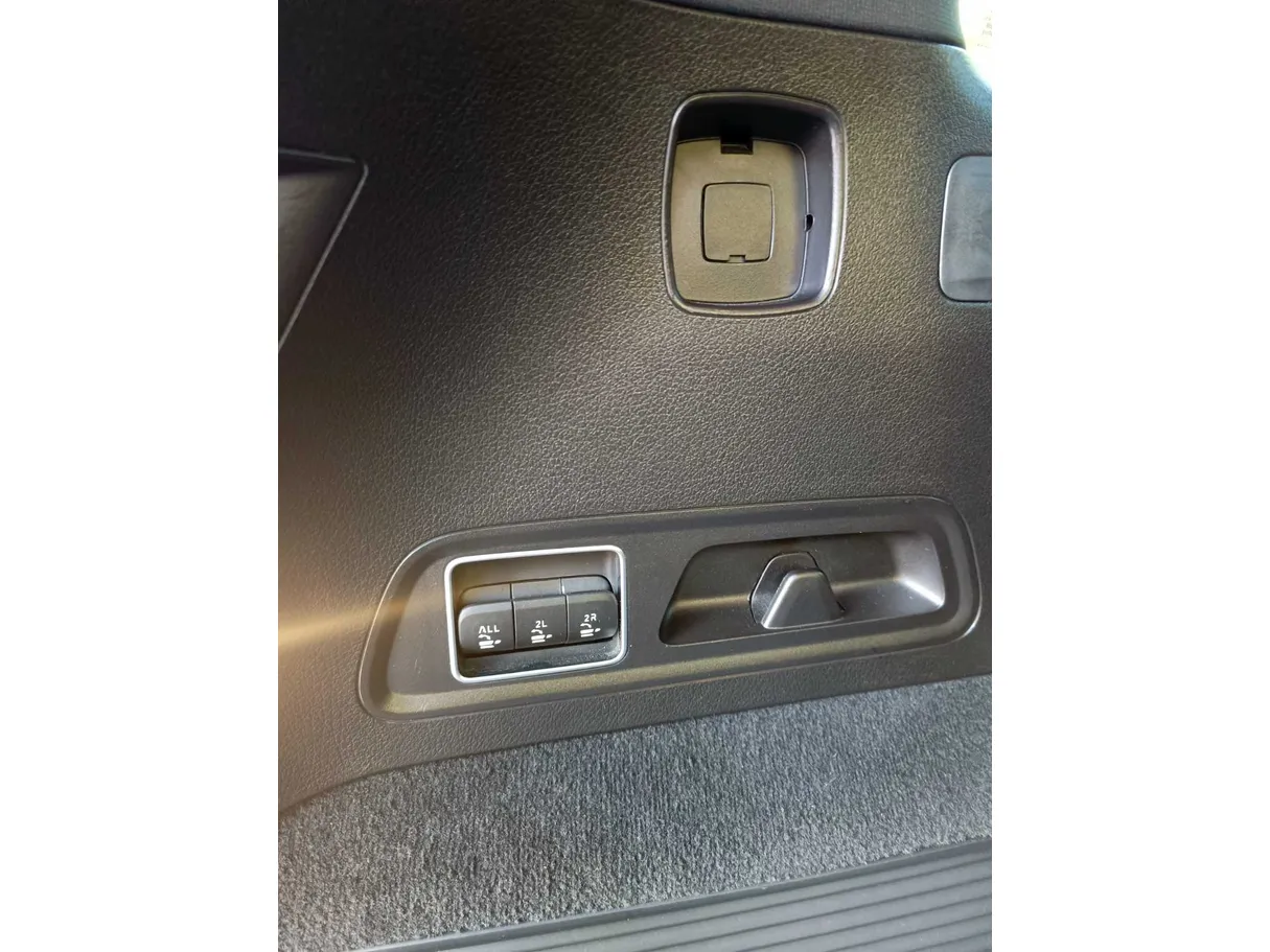 Car image 43