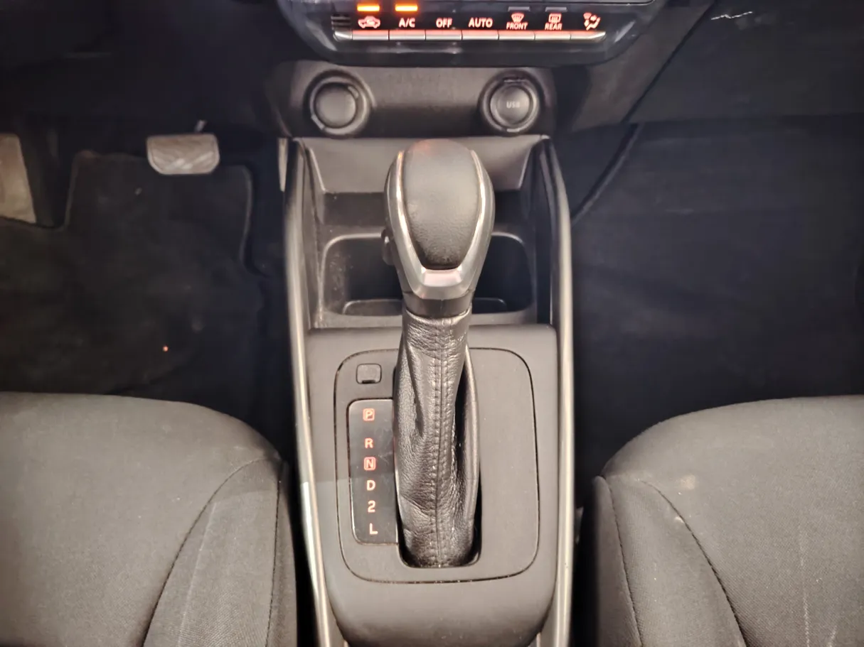 Car image 25