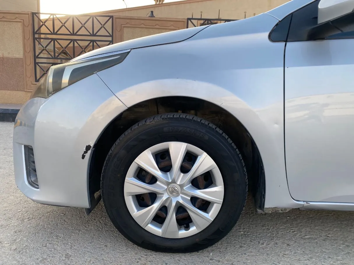 Car image 9