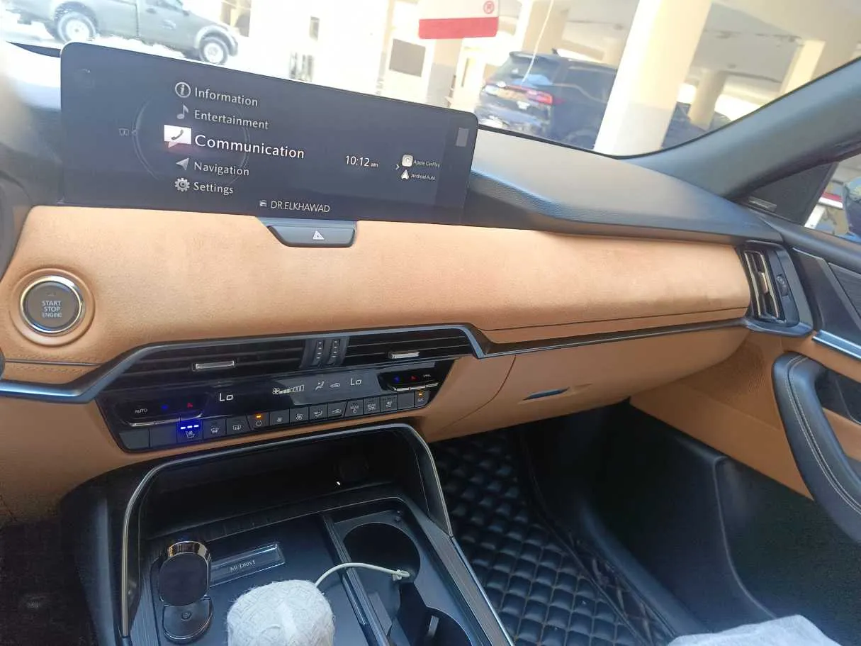Car image 25