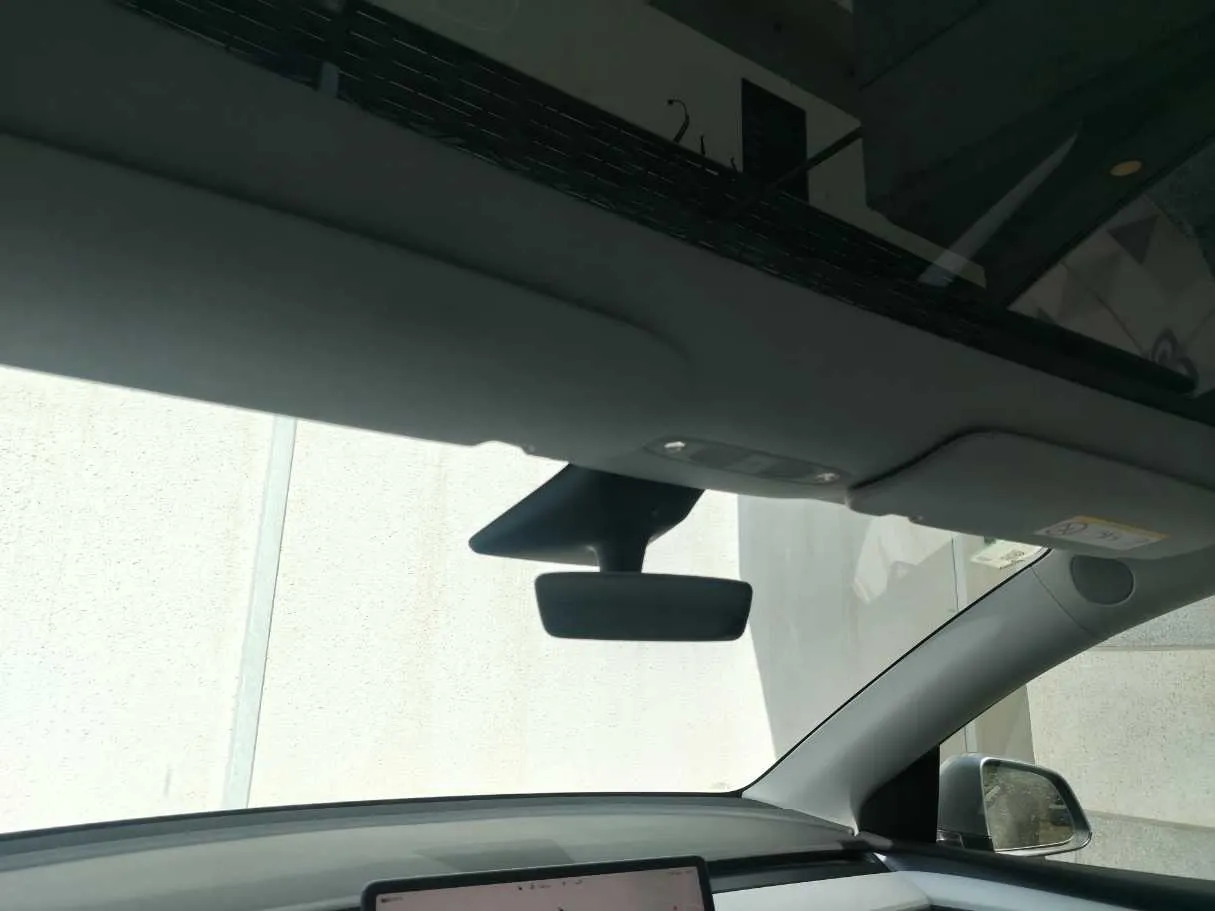 Car image 32