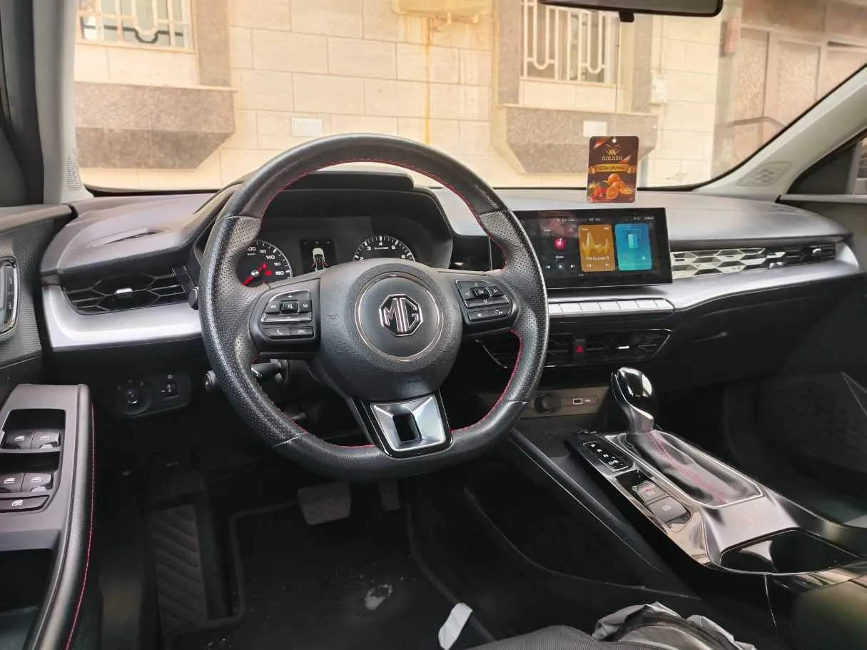 Car image 28
