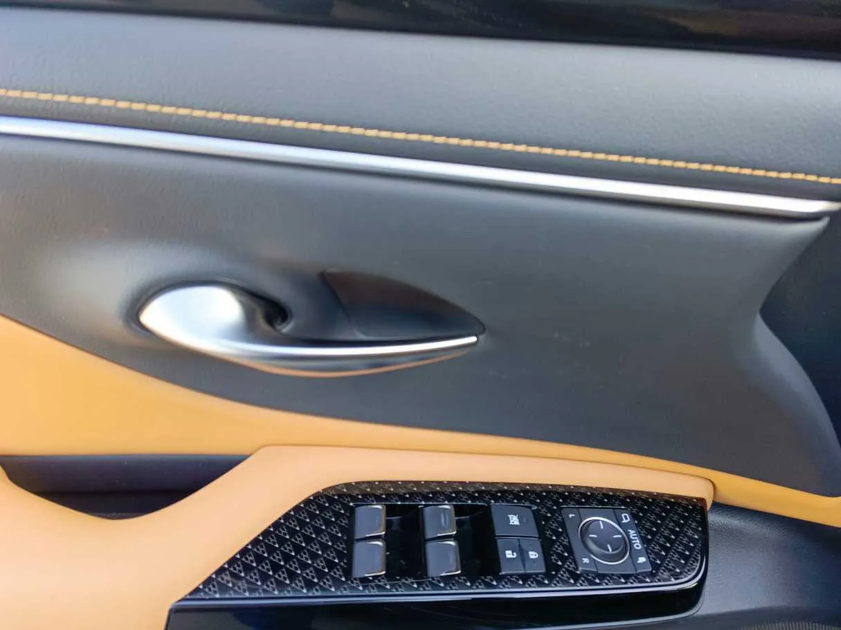 Car image 39