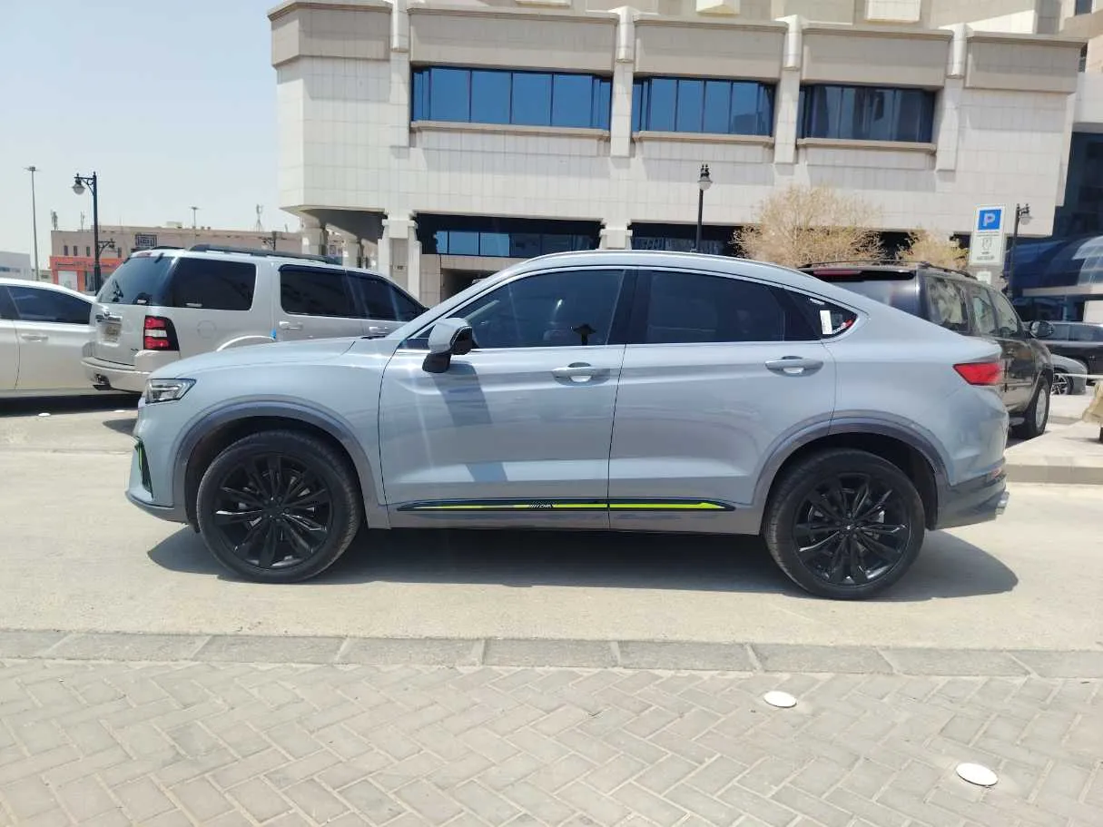 Car image 8