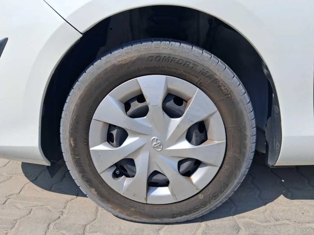 Car image 9