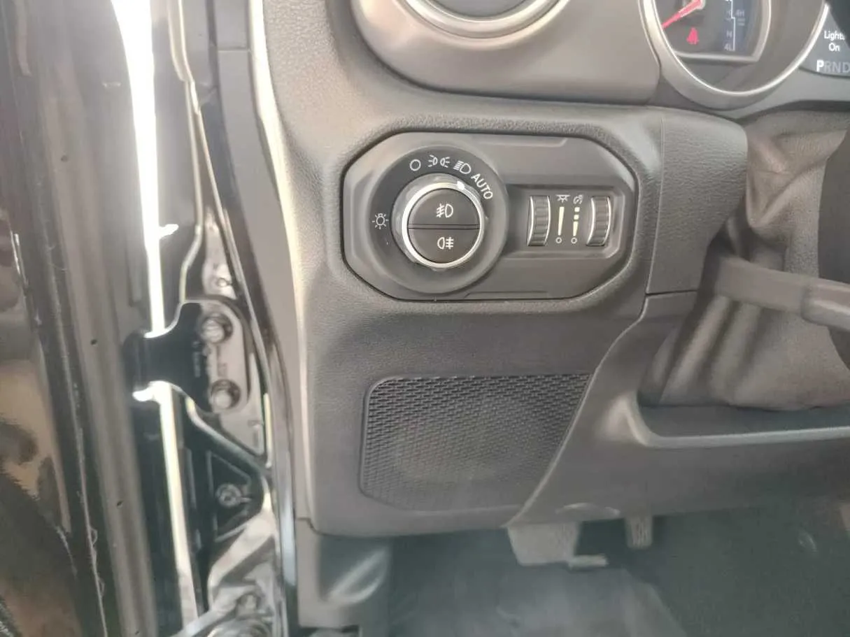 Car image 39