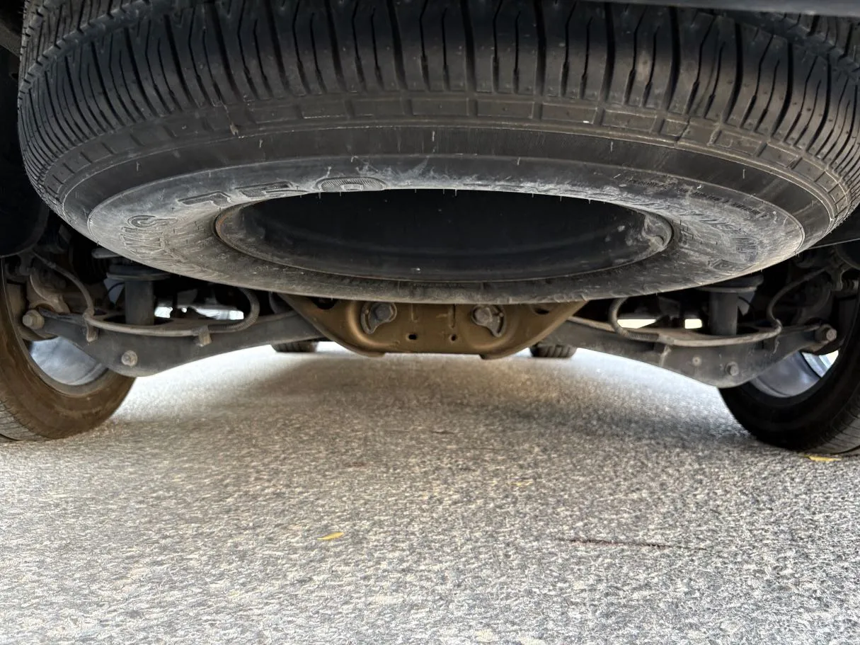 Car image 32