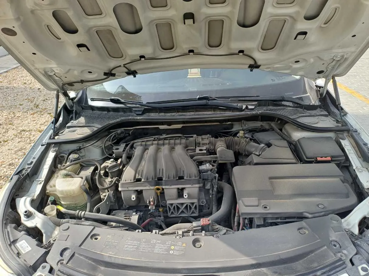 Car image 20
