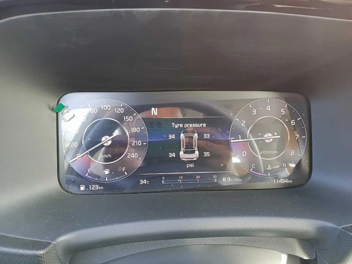 Car image 17