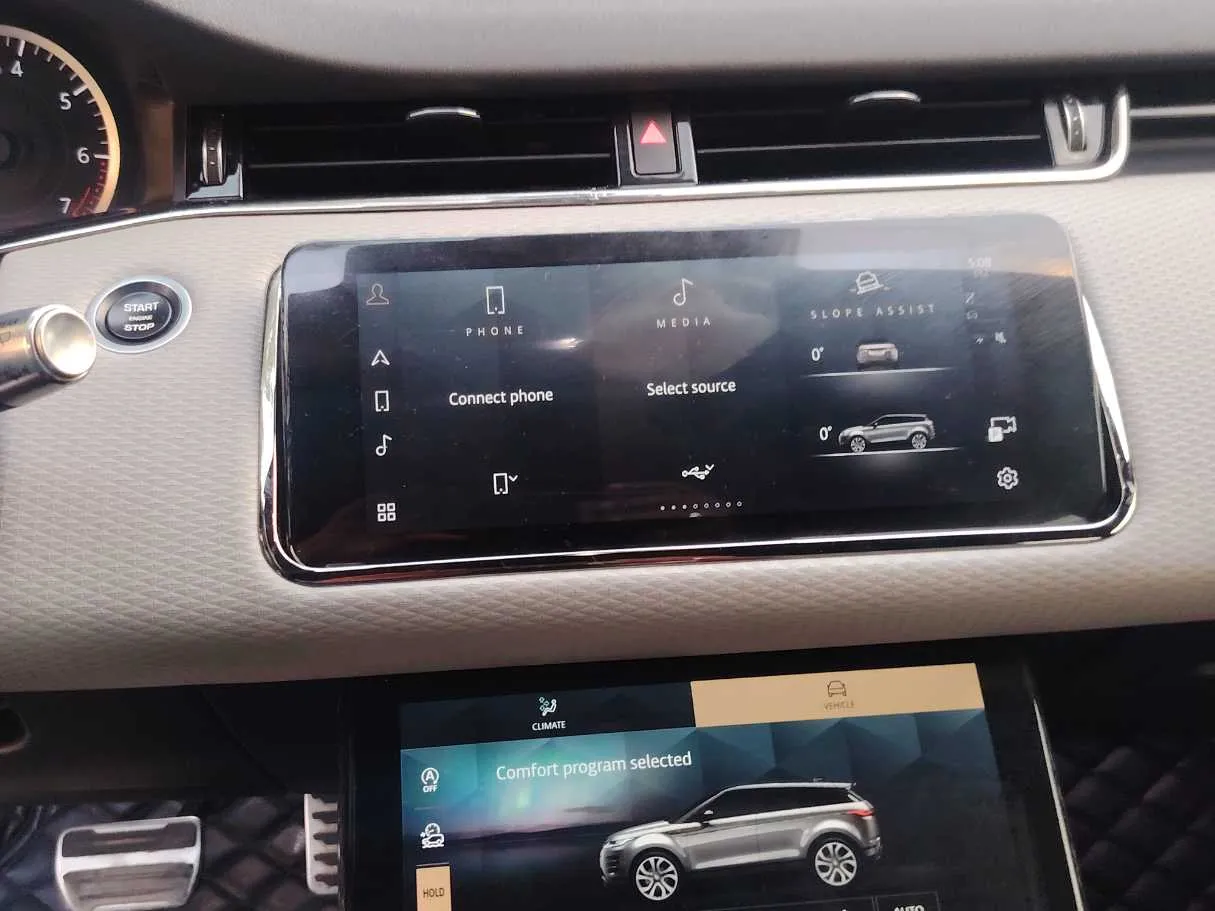 Car image 26