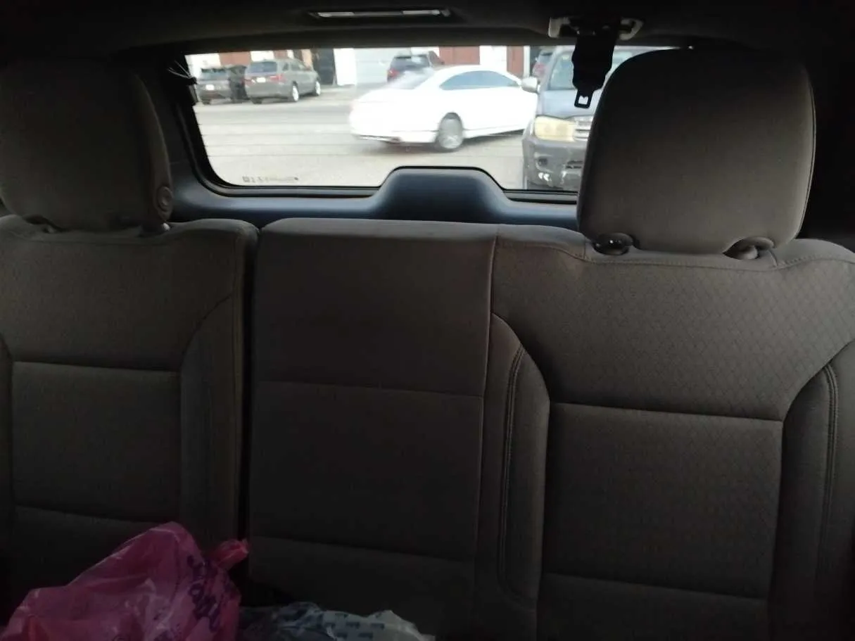 Car image 20