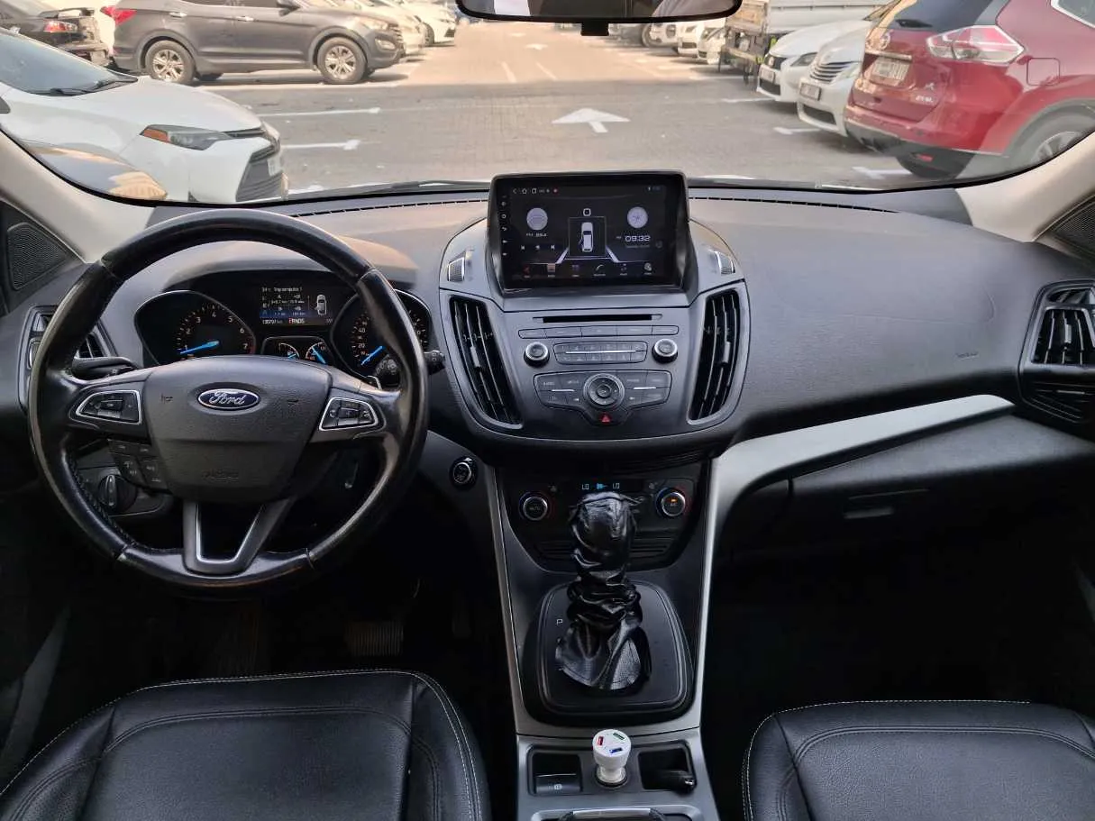 Car image 16