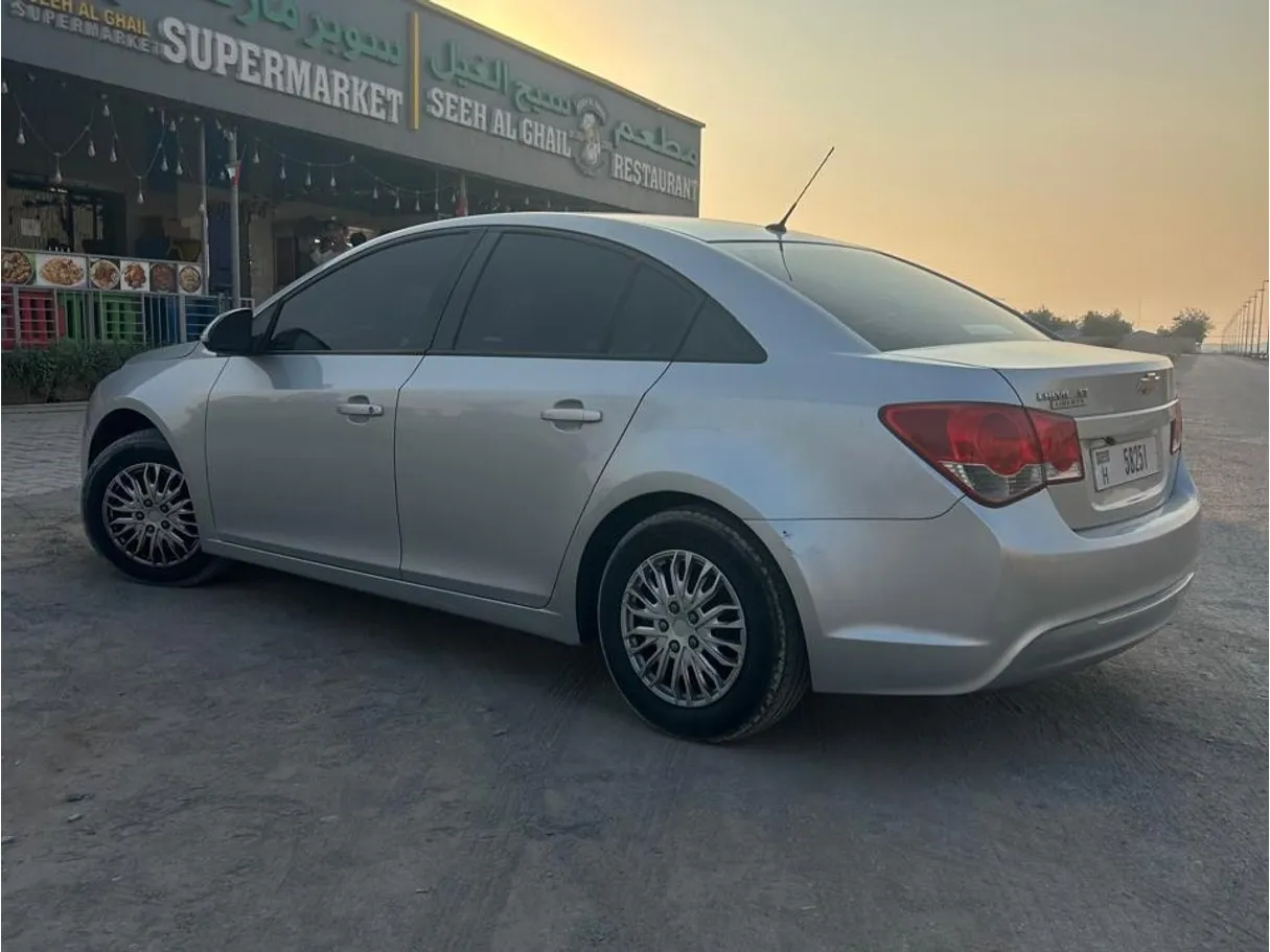 Car image 4