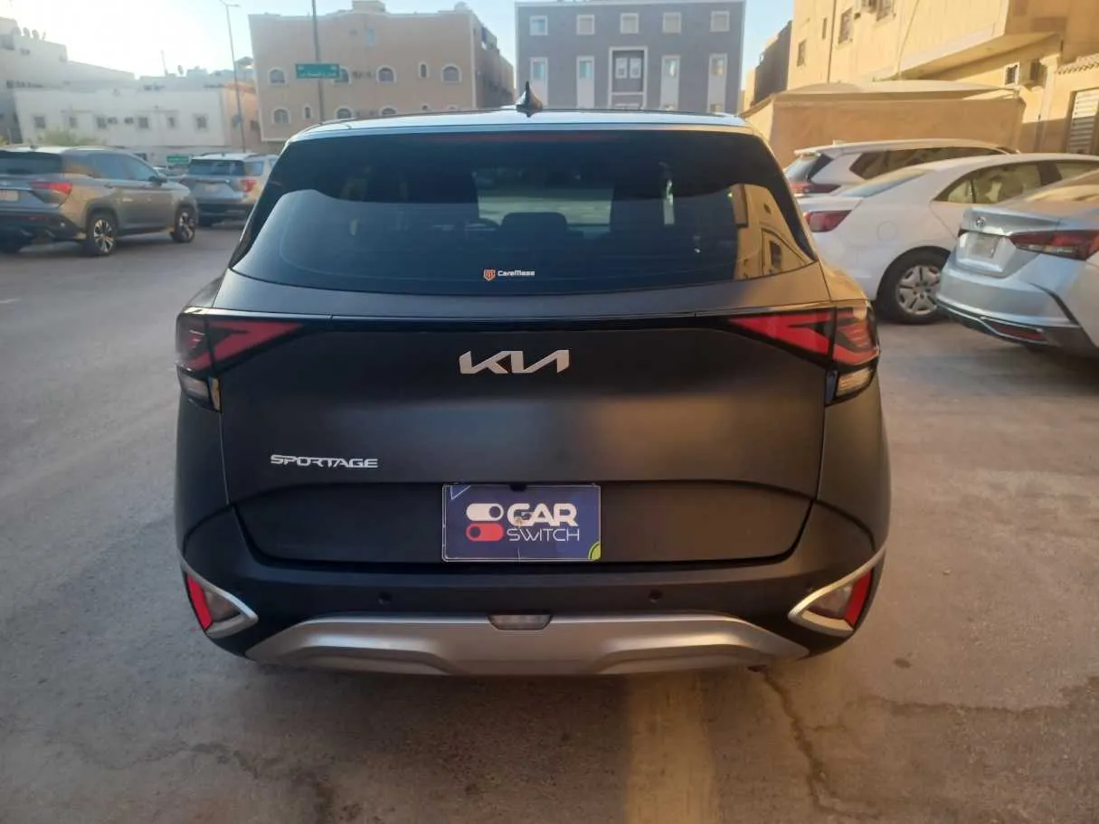 Car image 7