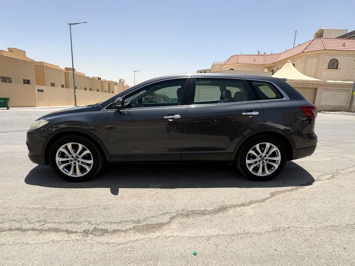 Car image 8