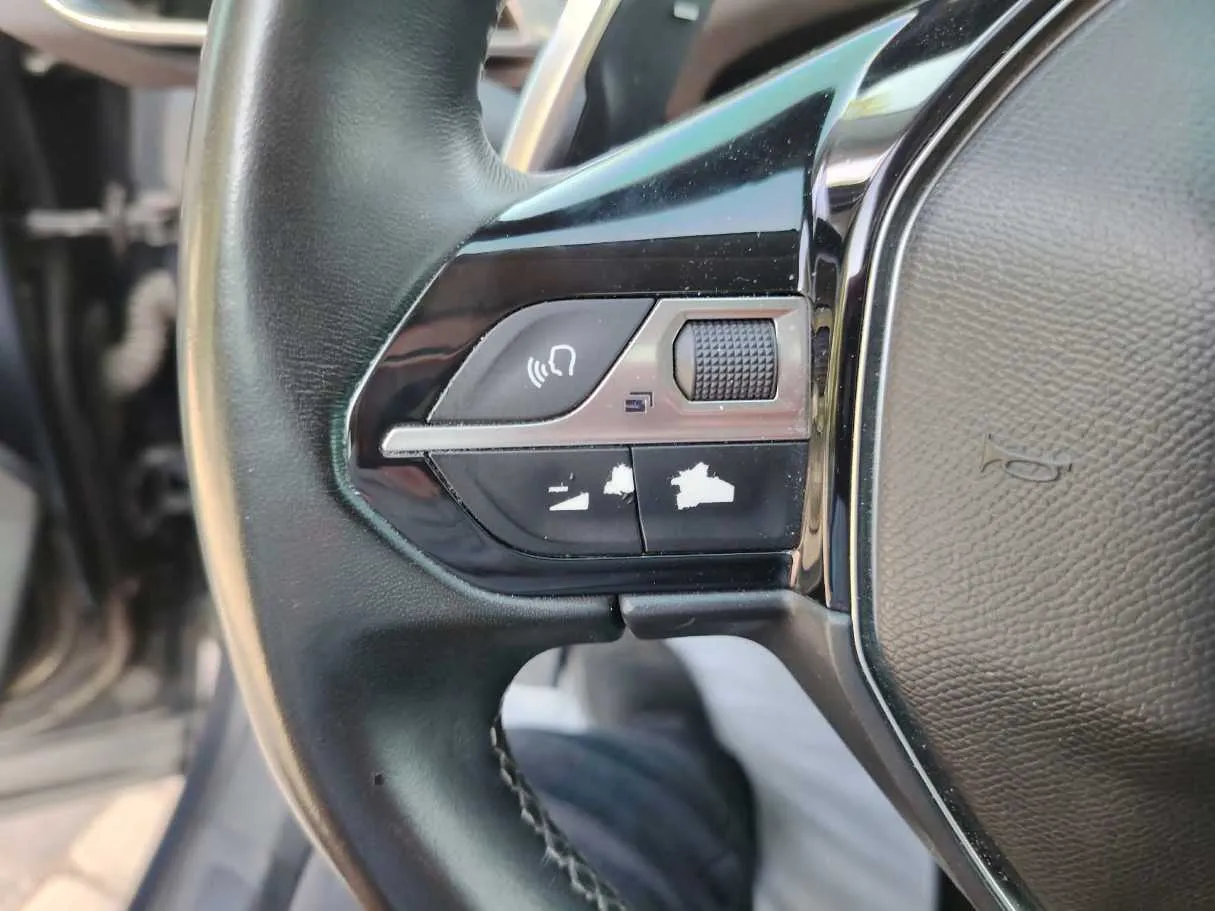 Car image 33