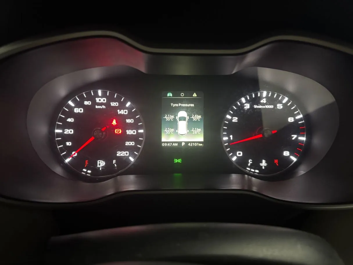 Car image 15