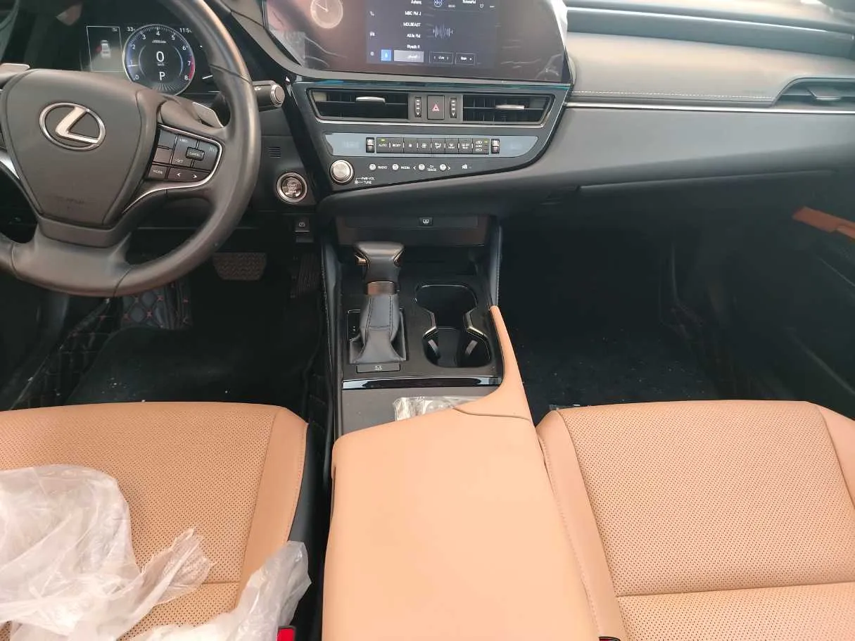 Car image 21