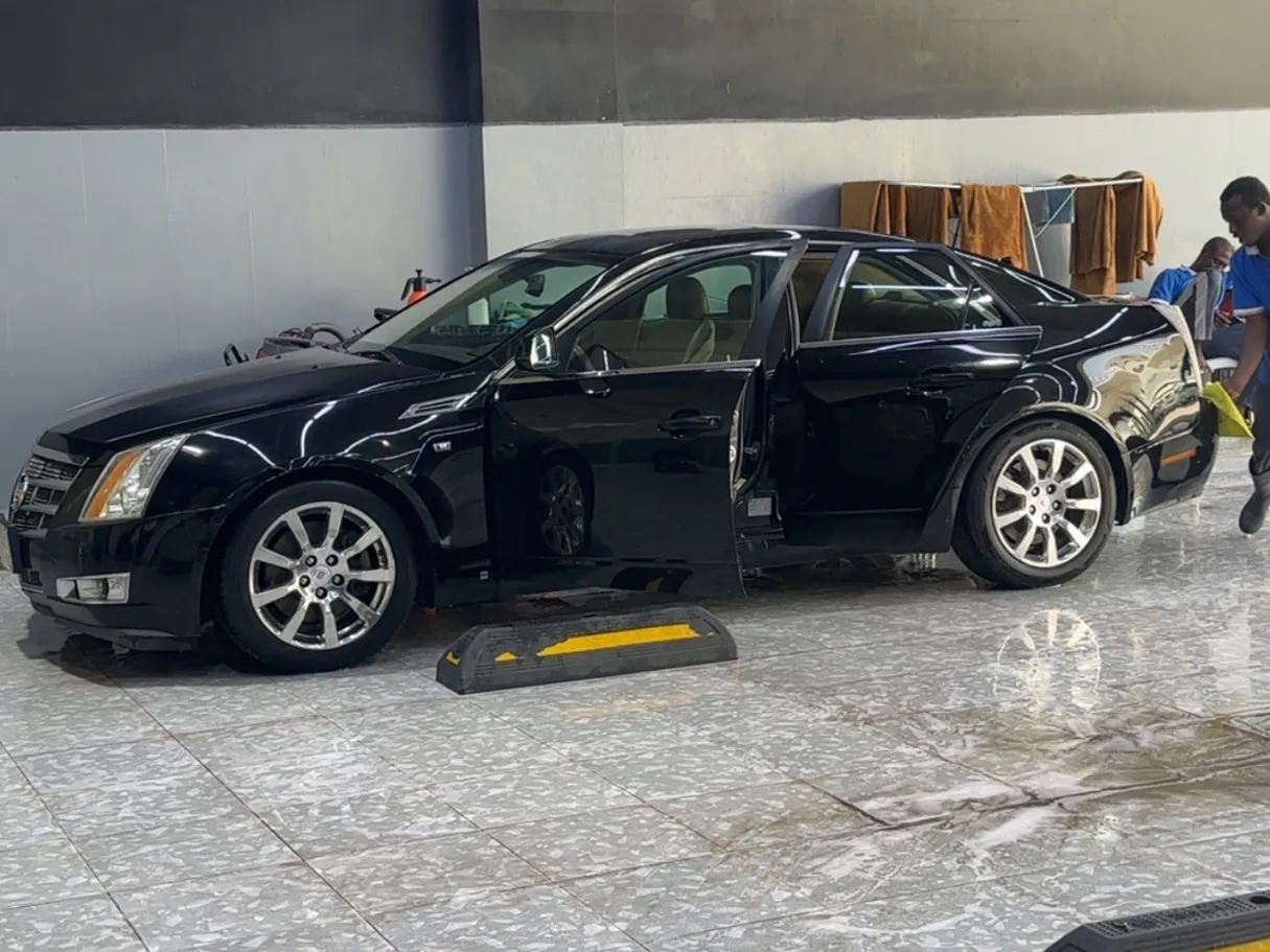 Car image 11