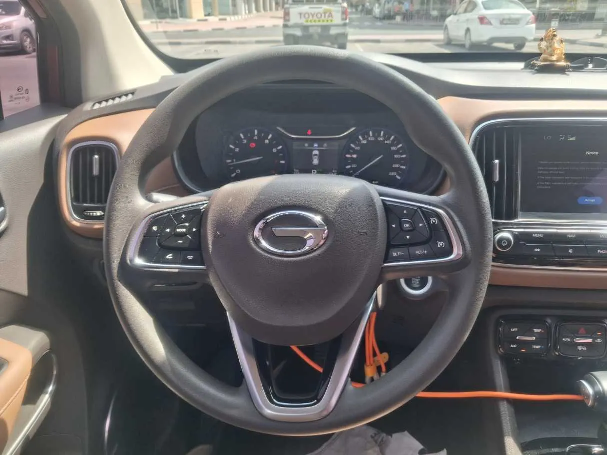 Car image 16