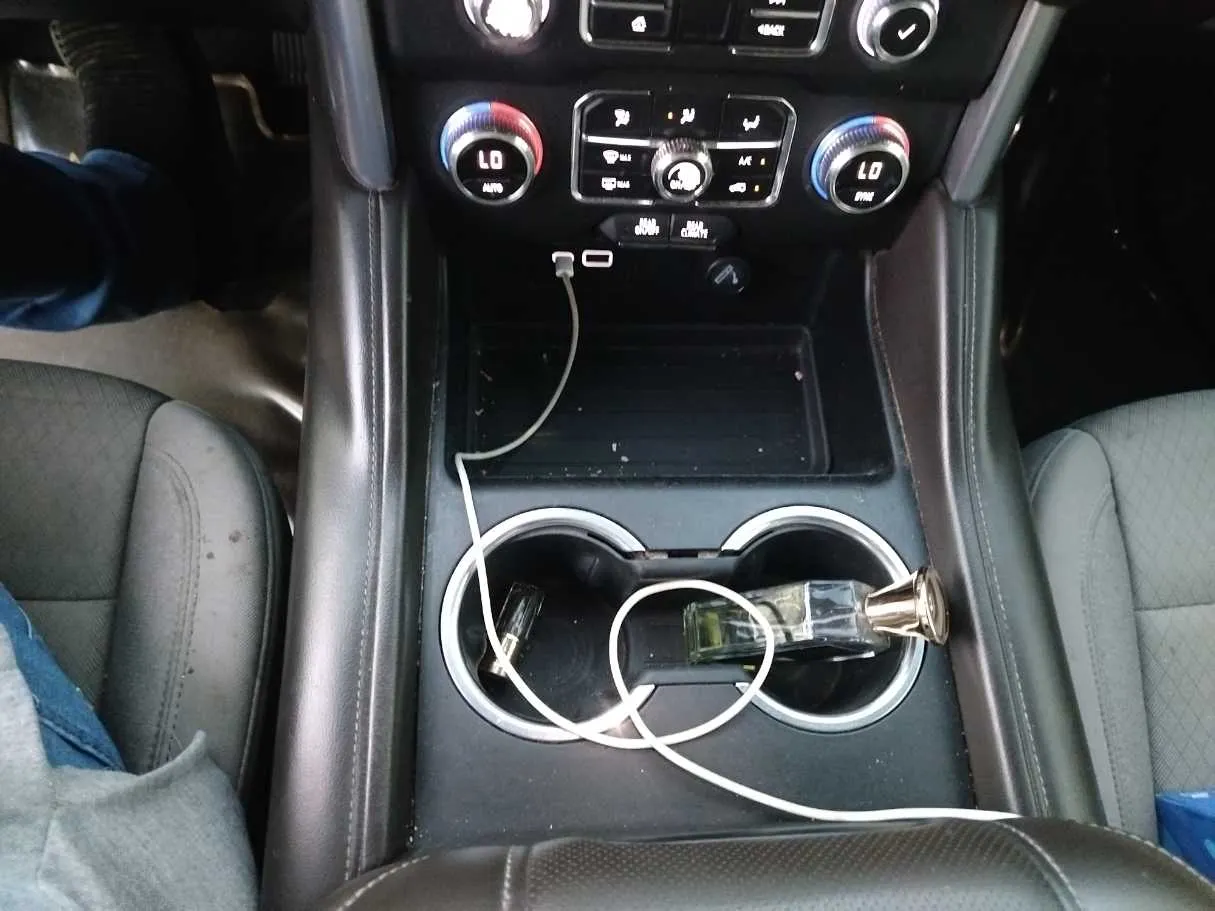 Car image 25