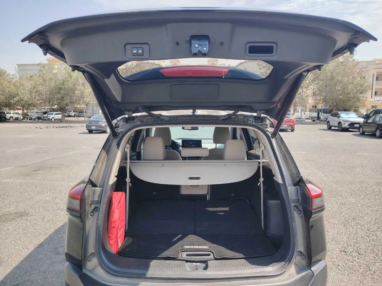 Car image 24