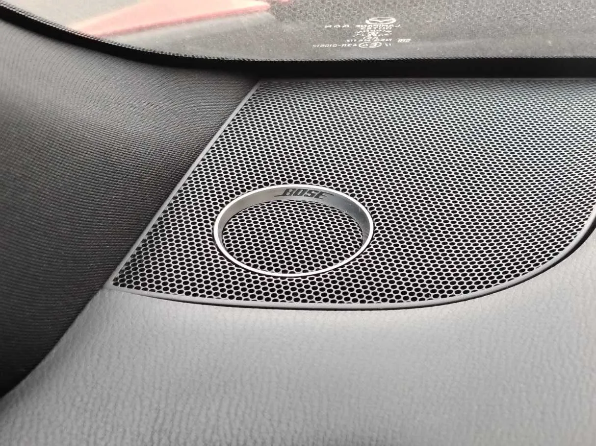 Car image 32