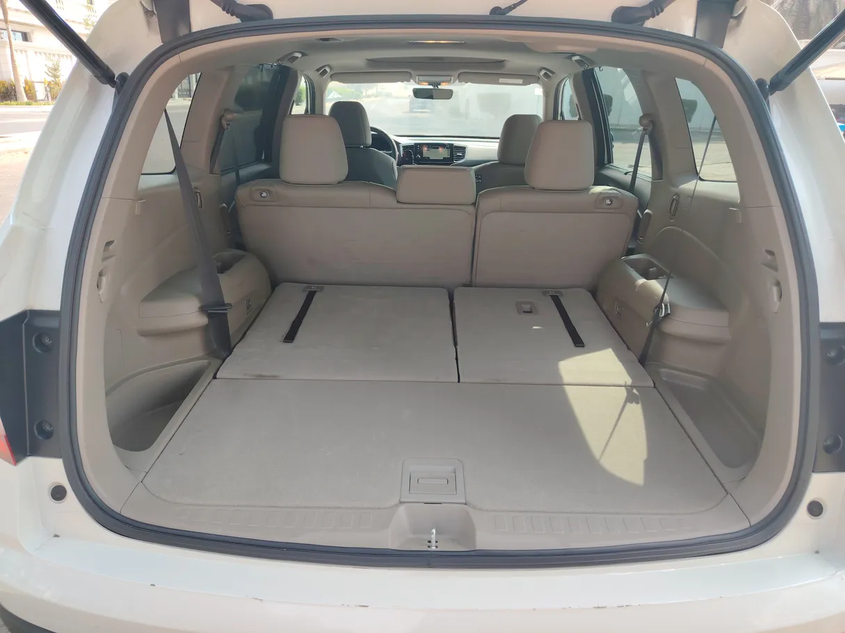 Car image 26