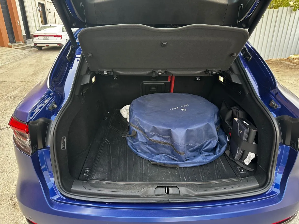 Car image 24