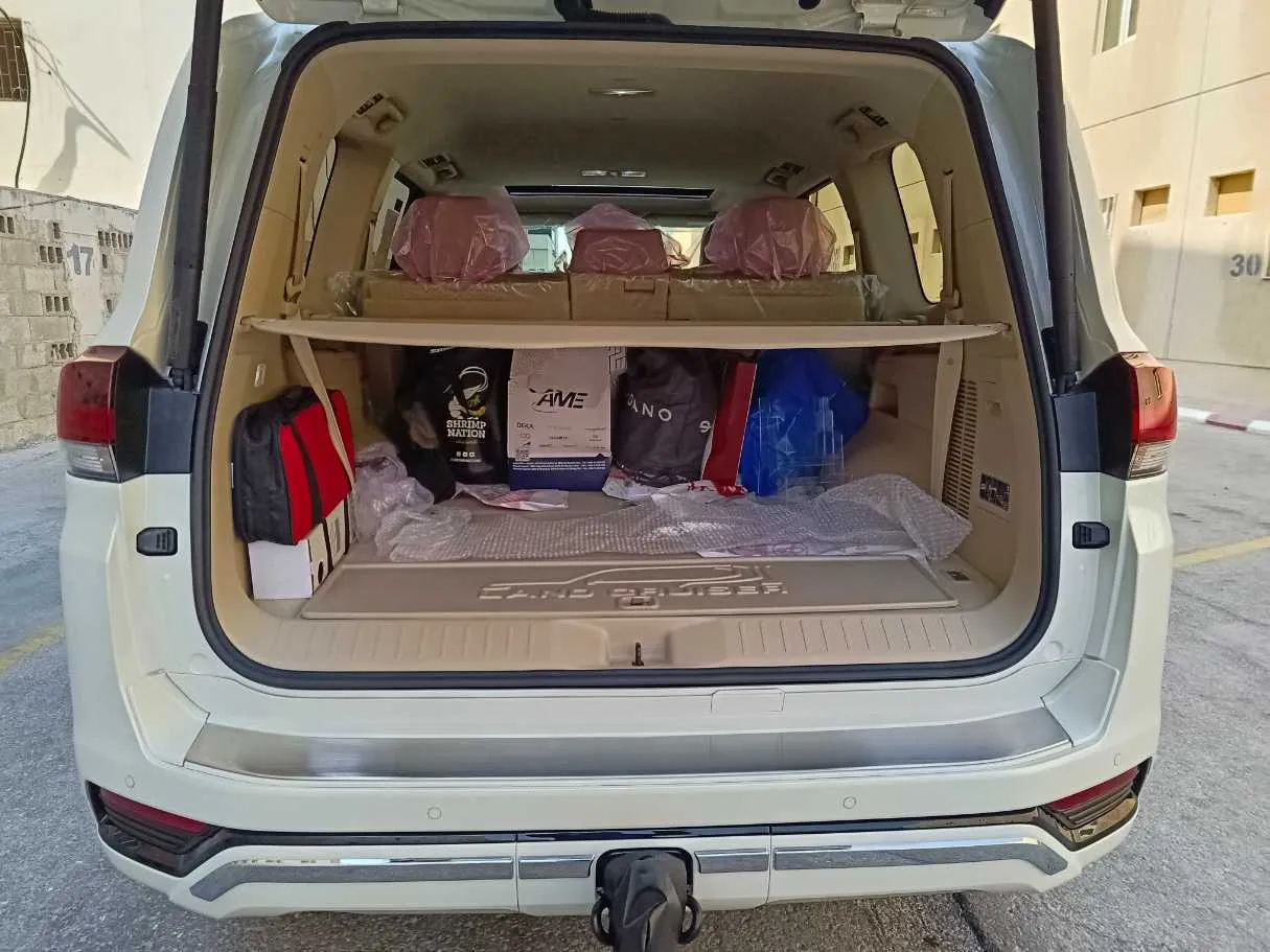 Car image 30