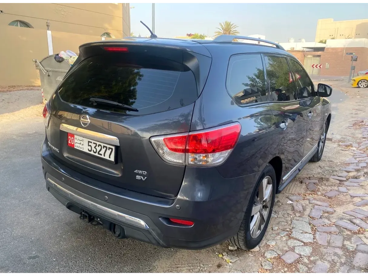 Car image 3